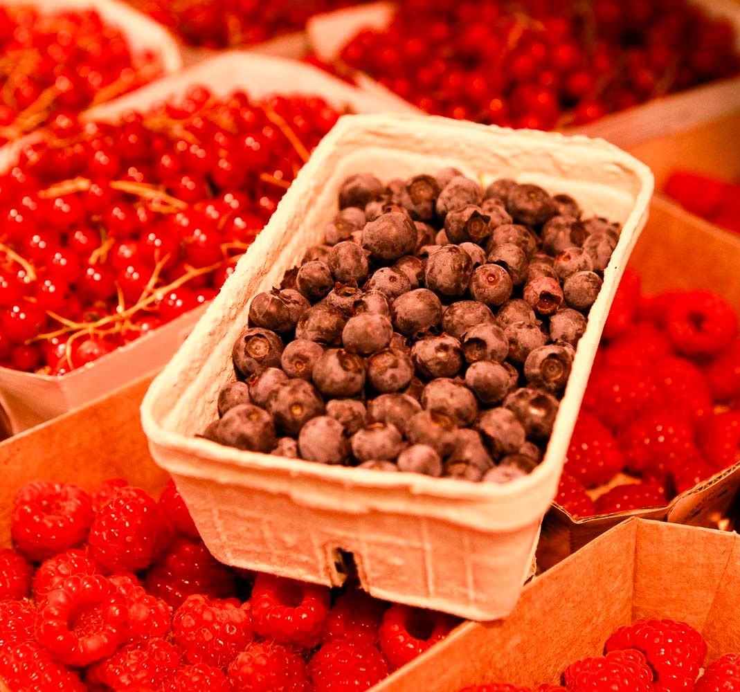 Bio-Obst in Schalen im Bioladen Lüneburg - Naturkostladen Häcklingen