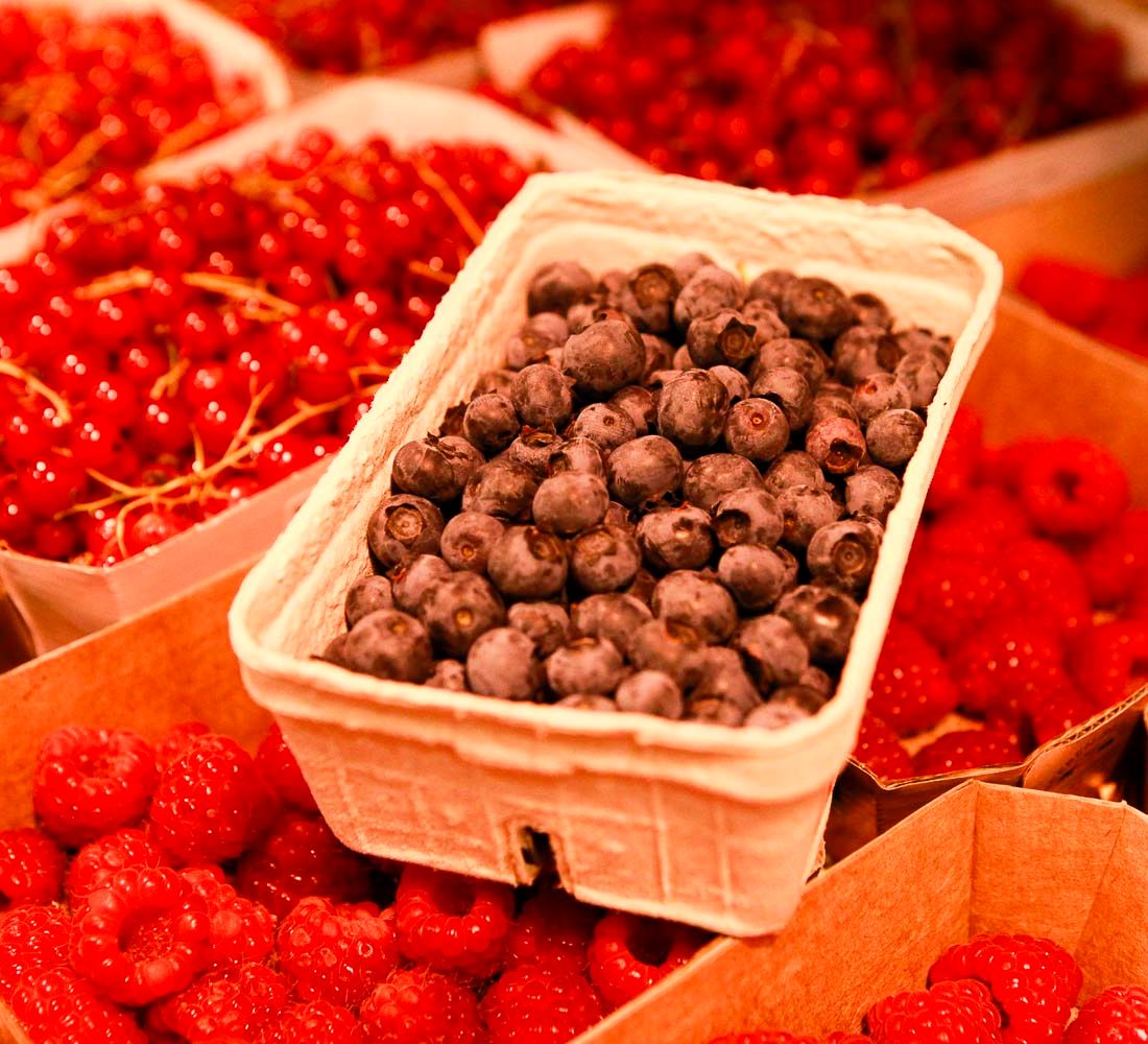 Bio-Obst in Schalen im Bioladen Lüneburg - Naturkostladen Häcklingen